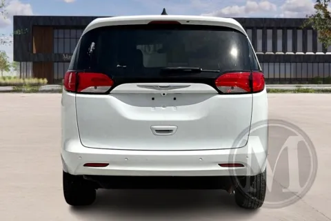 More photos of 2020 Braun Minivan at Master's Transportation - Kansas City, MO