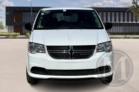 White 2019 Braun Minivan for sale in Kansas City, MO