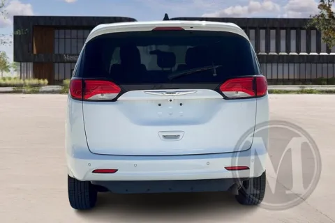 More photos of 2020 Braun Minivan at Master's Transportation - Kansas City, MO