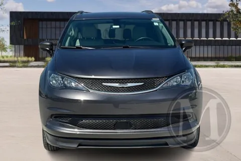 Photos of 2021 Braun Minivan for sale in Kansas City, MO at Master's Transportation - Kansas City