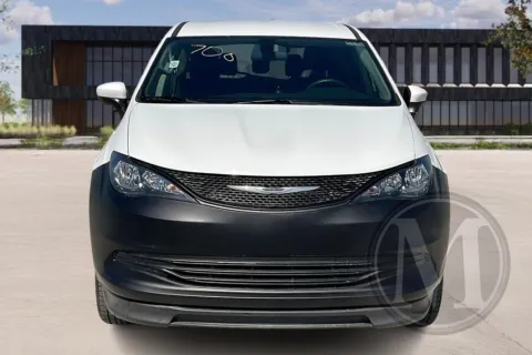 Photos of 2020 Braun Minivan for sale in Kansas City, MO at Master's Transportation - Kansas City