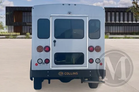 More photos of 2024 Collins TL308 at Master's Transportation - Kansas City, MO