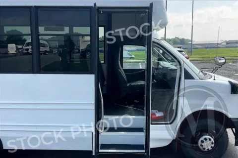 More photos of 2025 Collins DH400 at Master's Transportation - Kansas City, MO