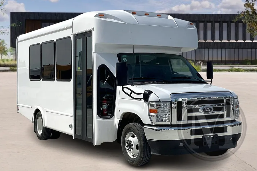 White 2025 Glaval Universal for sale in Kansas City, MO