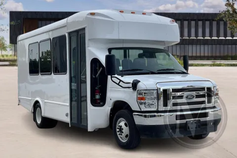White 2025 Glaval Universal for sale in Kansas City, MO