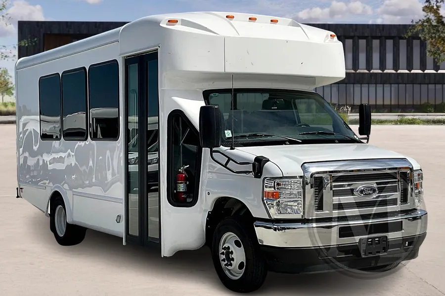 White 2025 Glaval Universal for sale in Kansas City, MO