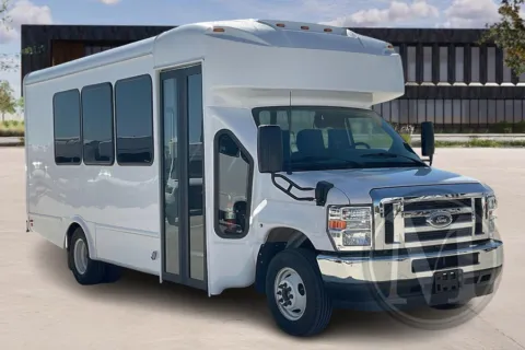White 2025 Glaval Universal for sale in Kansas City, MO