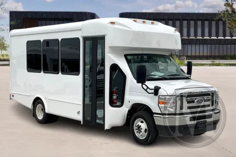 White 2025 Glaval Universal for sale in Kansas City, MO