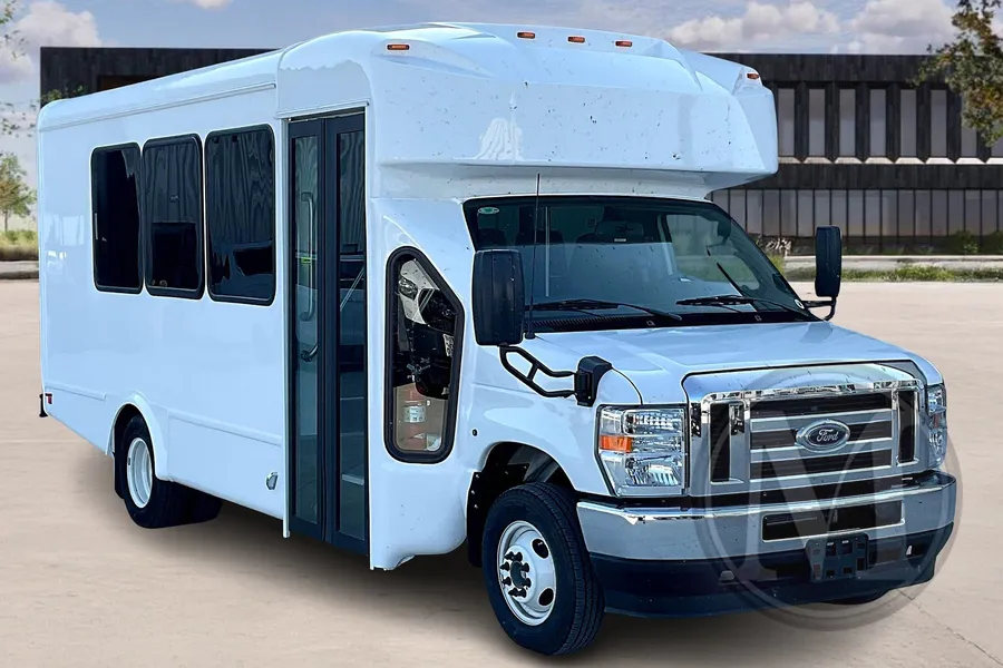 White 2025 Glaval Universal for sale in Kansas City, MO