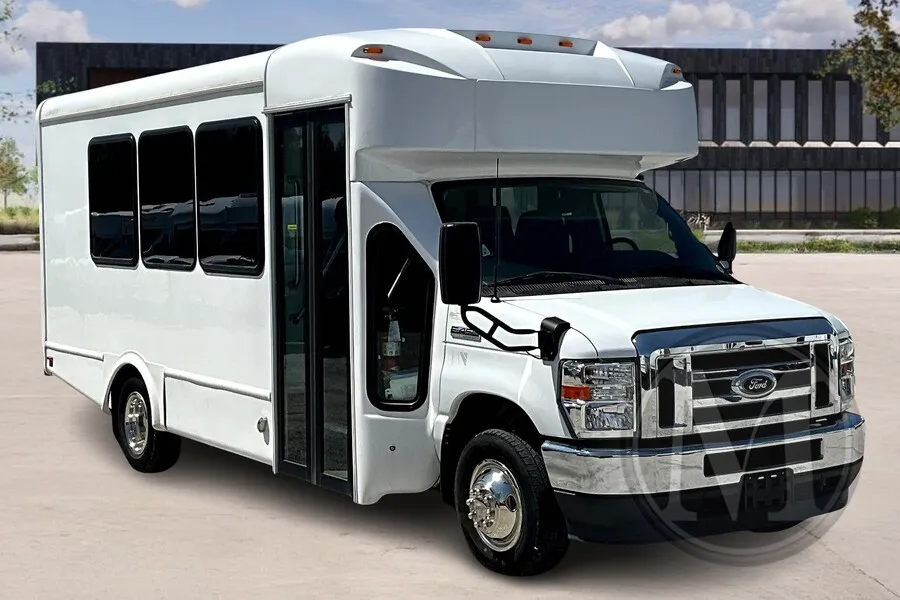 White 2023 Ford E450 for sale in Ozark, MO