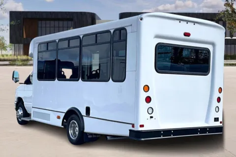 More photos of 2017 Ford E450 at Master's Transportation - Springfield, MO