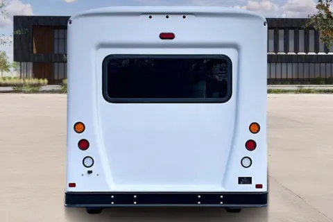 More photos of 2017 Ford E450 at Master's Transportation - Springfield, MO