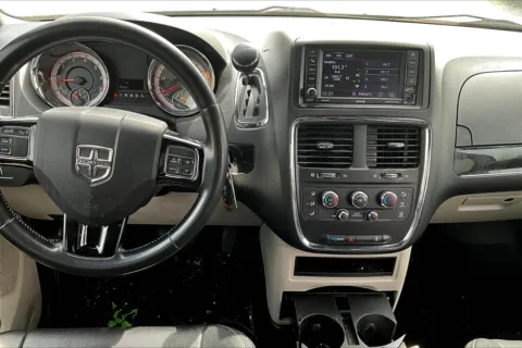 More photos of 2020 Dodge GRAND CARAVAN at Master's Transportation - Springfield, MO
