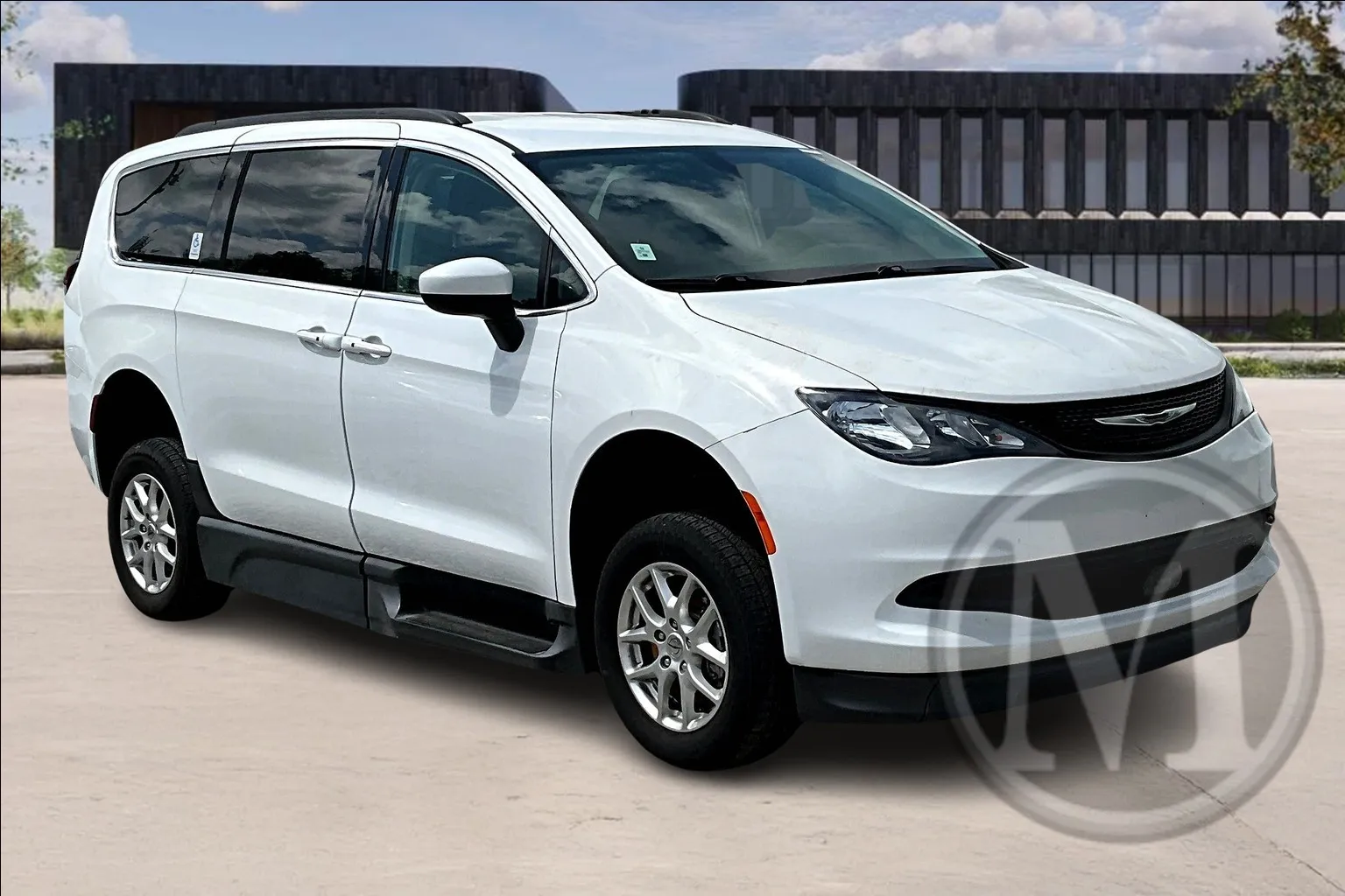 White 2021 Chrysler VOYAGER for sale in Ozark, MO