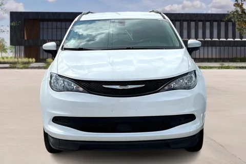 Photos of 2021 Chrysler VOYAGER for sale in Ozark, MO at Master's Transportation - Springfield