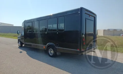 More photos of 2018 Ford E450 E-450 SD at Master's Transportation - Dallas/Fort Worth, TX