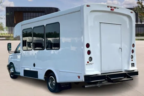 More photos of 2022 Chevrolet 3500 at Master's Transportation - Dallas/Fort Worth, TX