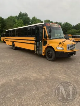 Yellow 2016 Freightliner SAFTLINER for sale in Irving, TX