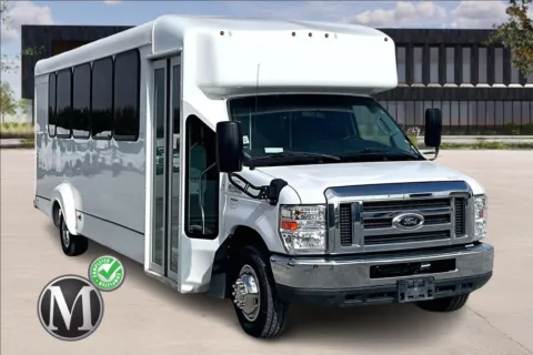 White 2019 Ford E450 for sale in Irving, TX