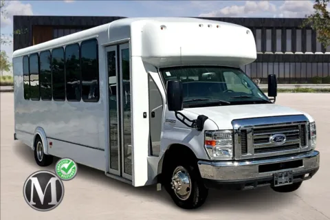 White 2019 Ford E450 for sale in Irving, TX