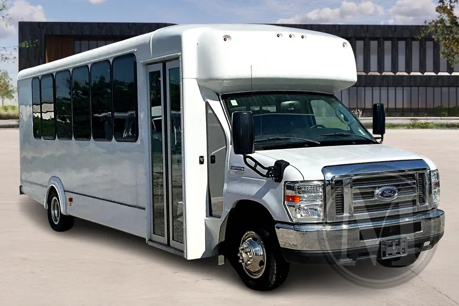 White 2019 Ford E450 for sale in Irving, TX