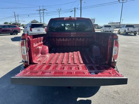 More photos of 2018 GMC Canyon SLT at Vincent Motor Company, TX