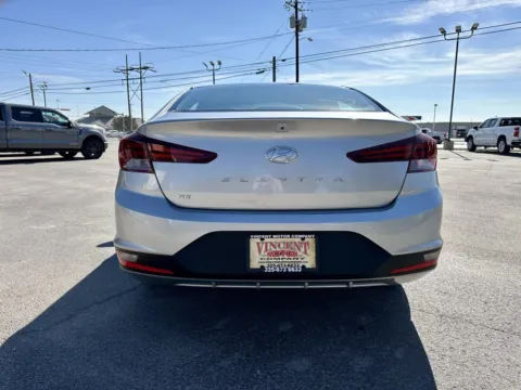 More photos of 2020 Hyundai Elantra SE at Vincent Motor Company, TX