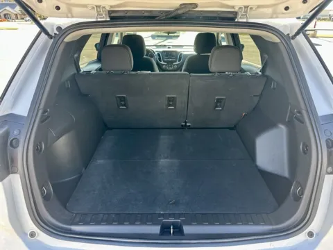 More photos of 2022 Chevrolet Equinox LT at Vincent Motor Company, TX