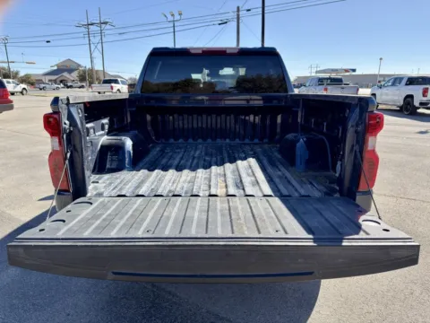 More photos of 2022 Chevrolet Silverado 1500 Custom at Vincent Motor Company, TX