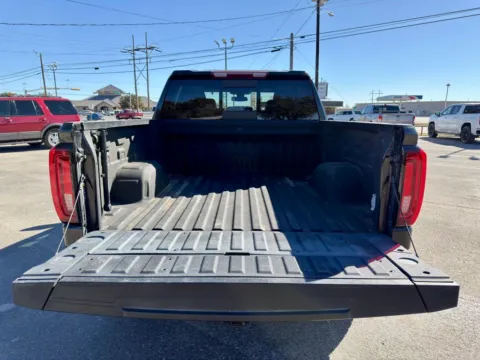 More photos of 2022 GMC Sierra 1500 Limited SLT at Vincent Motor Company, TX