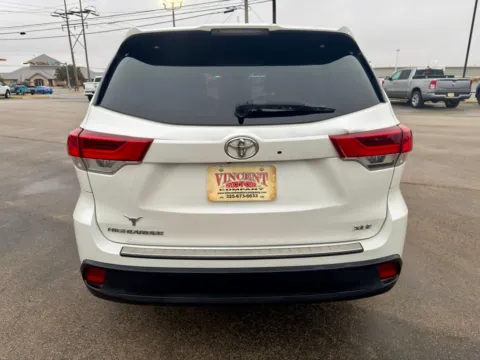 More photos of 2019 Toyota Highlander at Vincent Motor Company, TX