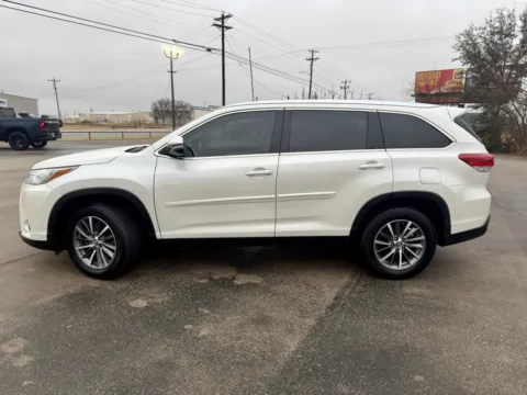 Photos of 2019 Toyota Highlander for sale in Abilene, TX at Vincent Motor Company
