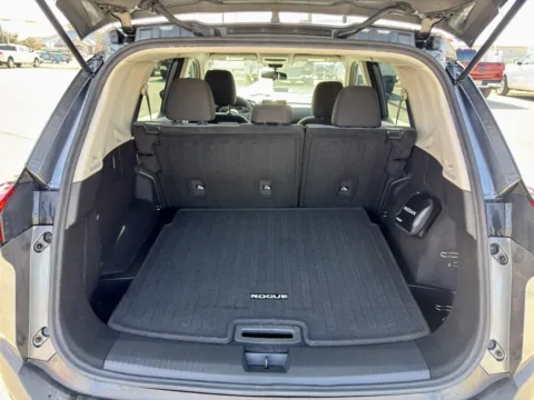 More photos of 2022 Nissan Rogue S at Vincent Motor Company, TX