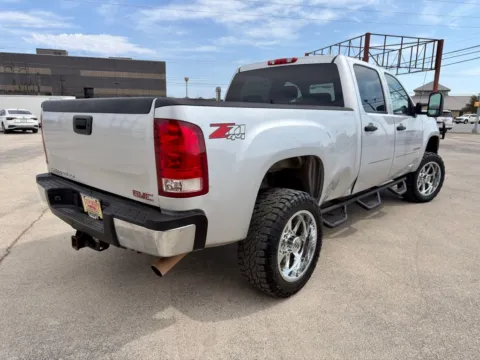More photos of 2011 GMC Sierra 2500HD SLE at Vincent Motor Company, TX