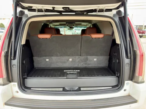 More photos of 2018 Cadillac Escalade Premium Luxury at Vincent Motor Company, TX