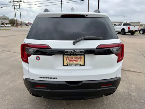 More photos of 2022 GMC Acadia SLT at Vincent Motor Company, TX