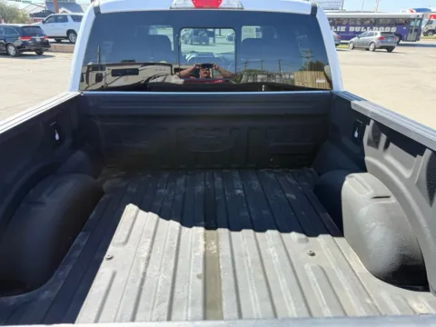 More photos of 2019 Ford F-150 Lariat at Vincent Motor Company, TX