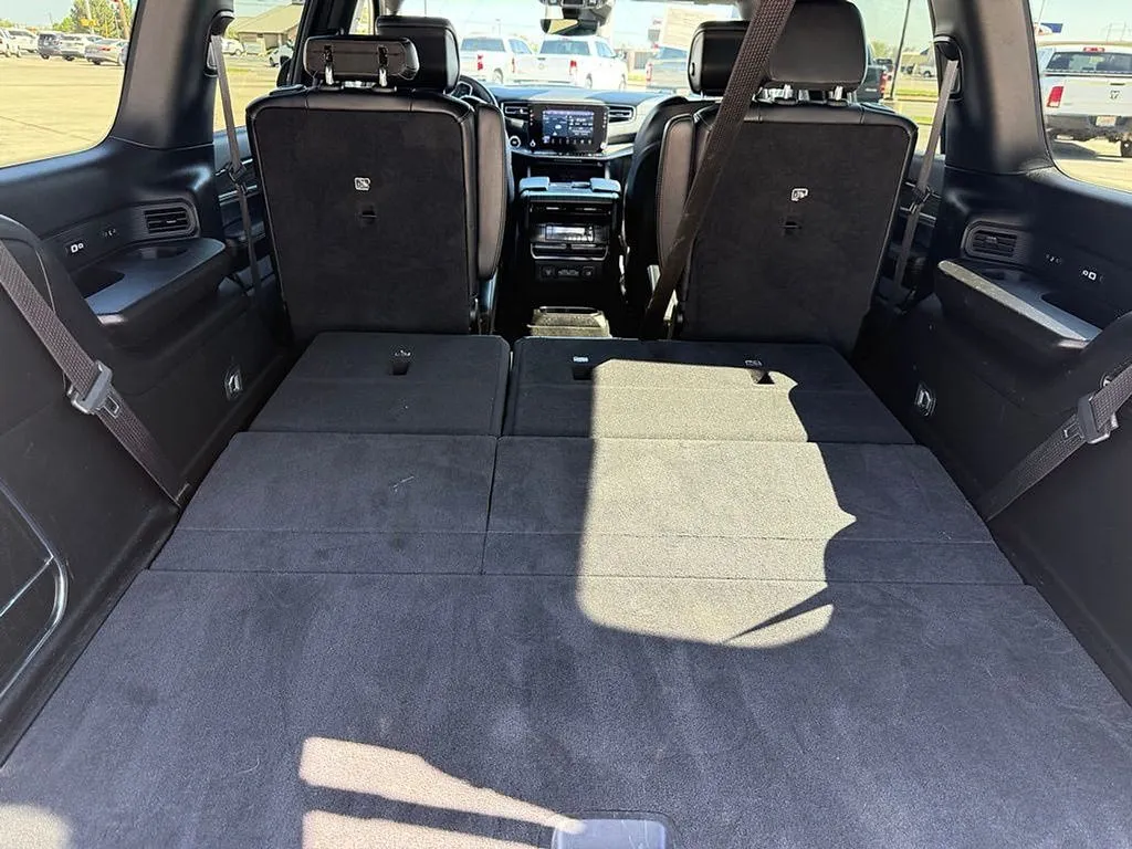 2024 Jeep Wagoneer Series III - Photo 15