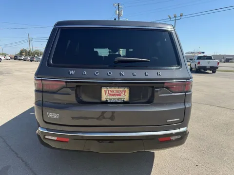 More photos of 2024 Jeep Wagoneer Series III at Vincent Motor Company, TX