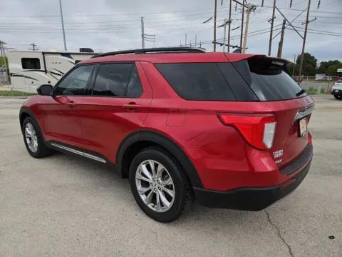 More photos of 2021 Ford Explorer XLT at Vincent Motor Company, TX