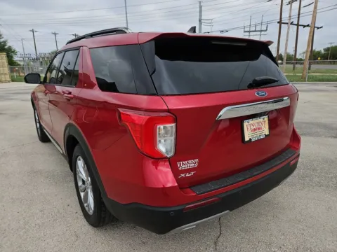 More photos of 2021 Ford Explorer XLT at Vincent Motor Company, TX