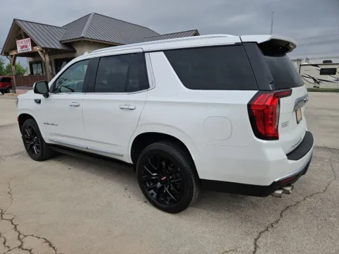 More photos of 2022 GMC Yukon Denali at Vincent Motor Company, TX