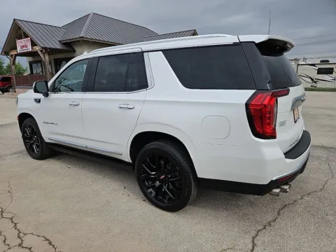 More photos of 2022 GMC Yukon Denali at Vincent Motor Company, TX