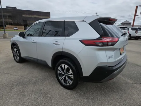 More photos of 2022 Nissan Rogue SV at Vincent Motor Company, TX