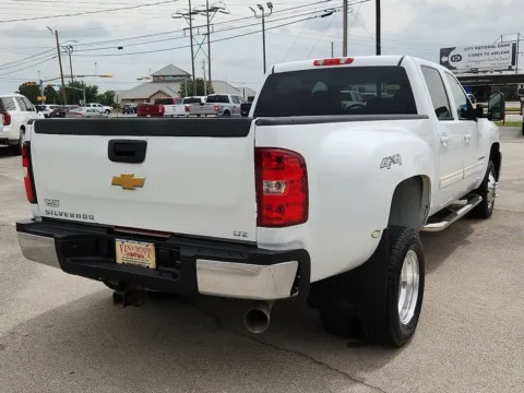 More photos of 2009 Chevrolet Silverado 3500HD LTZ at Vincent Motor Company, TX