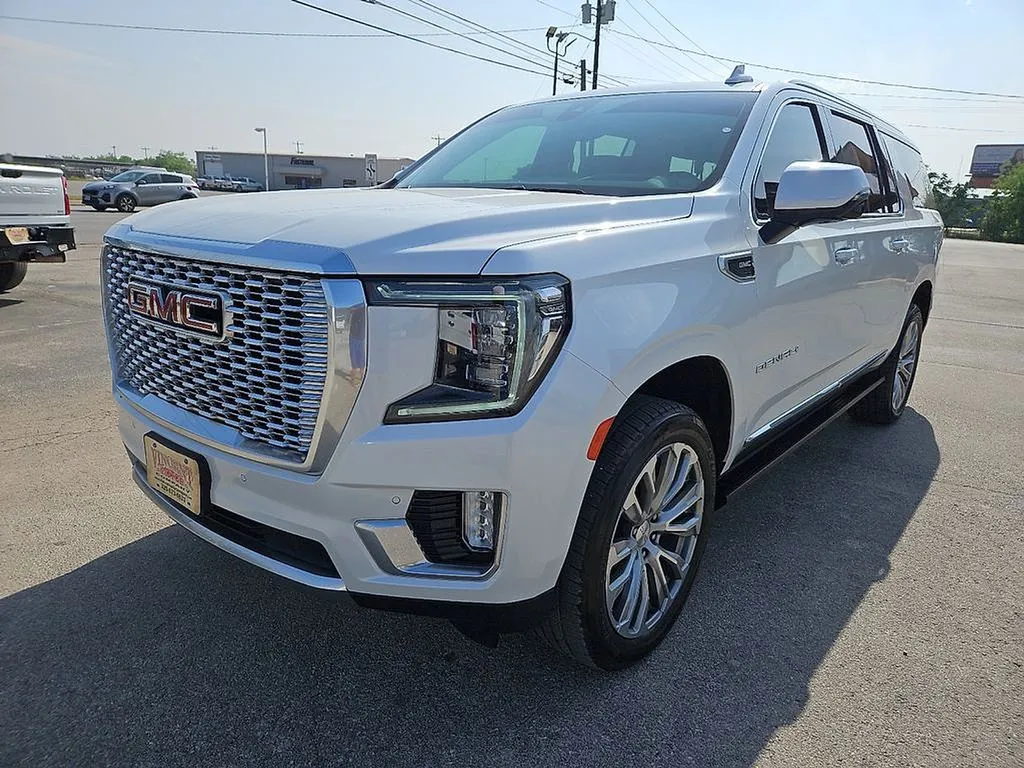 2021 GMC Yukon Denali AWD's photo