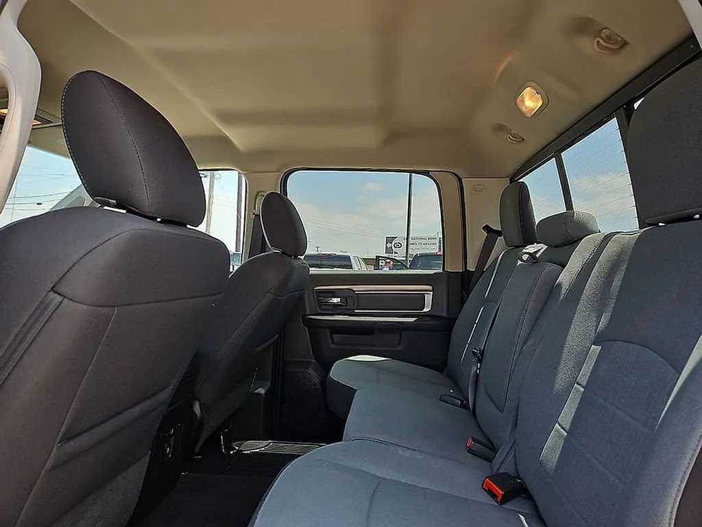 2023 RAM Ram 1500 Classic SLT - Photo 18