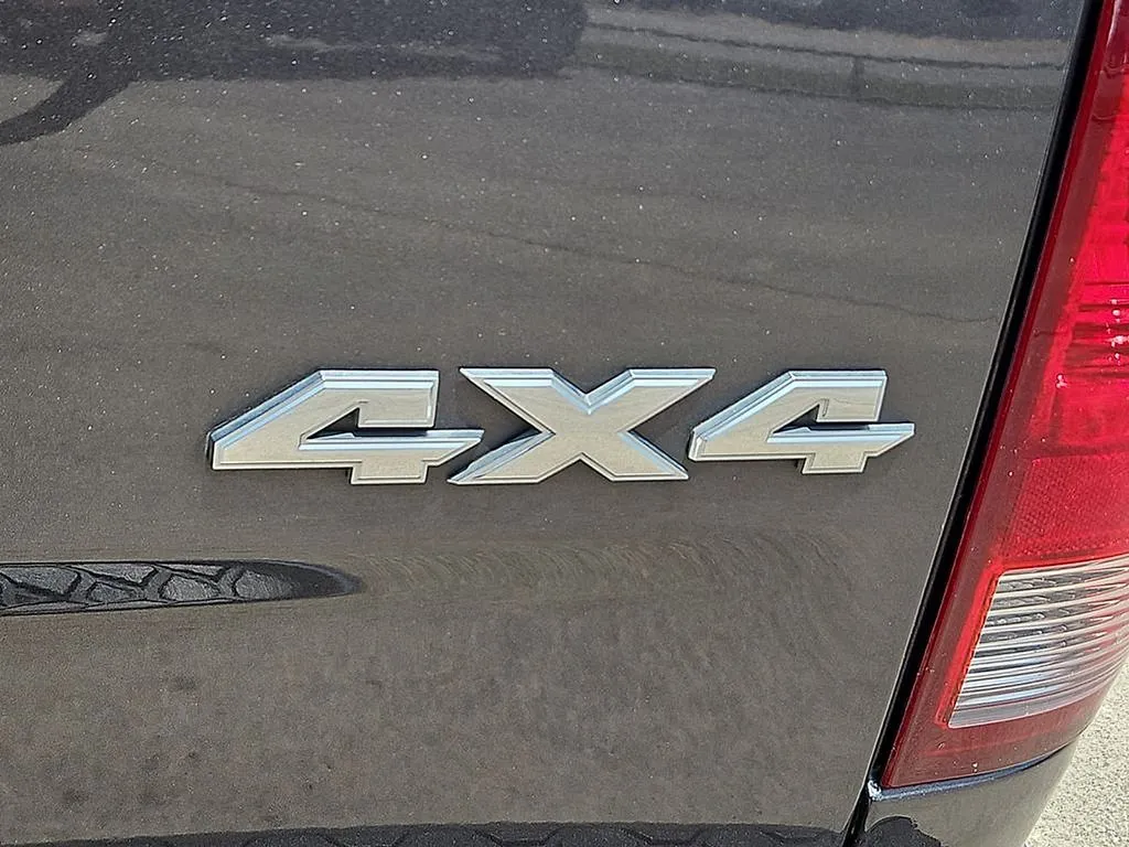 2023 RAM Ram 1500 Classic SLT - Photo 15