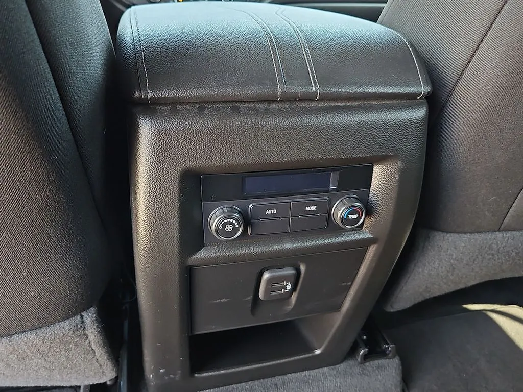 2023 Chevrolet Traverse 1LT - Photo 21
