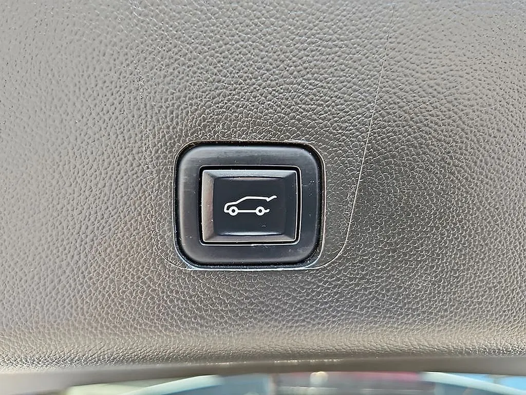 2023 Chevrolet Traverse 1LT - Photo 17